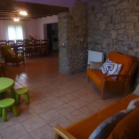 Mahola Apartamento Beuda